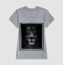Camiseta Cristã Feminina – “Leão da tribo de Judá” com Estilo e Fé em Cada Detalhe | Semeador Store